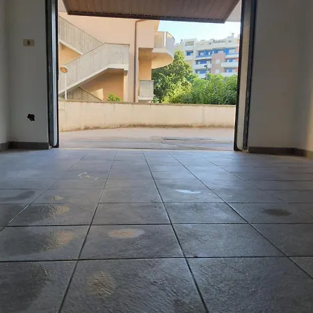 Elegante Appartamento A Due Passi Dal Mare Montesilvano Marina Buitenkant foto